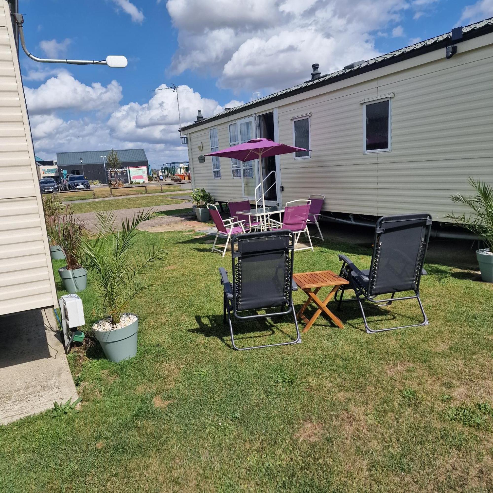 Sunshine Atlas Glamping Retreat Jaywick Sands Exteriér fotografie